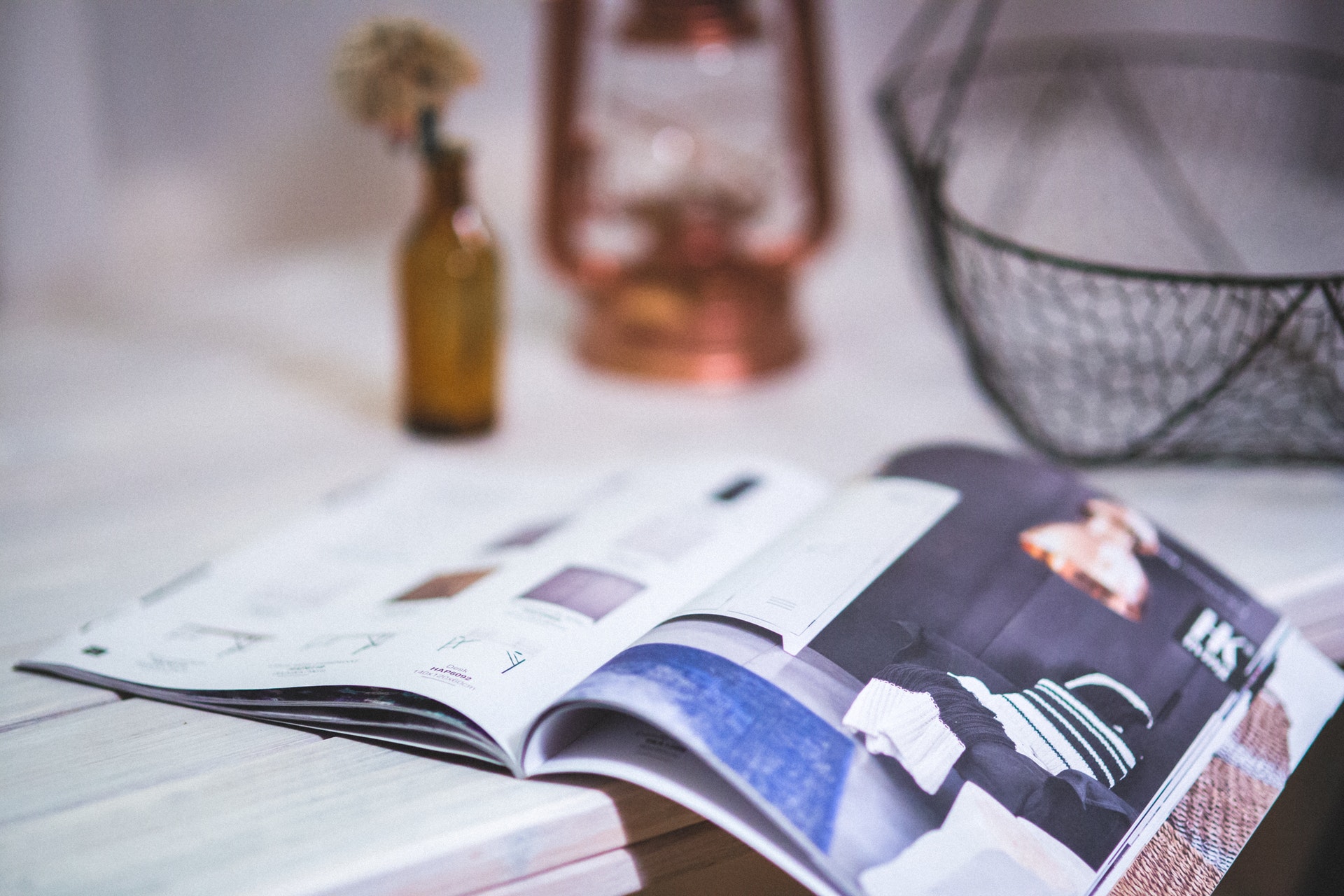 reading-magazine-open-newspaper https://www.lcmobili.it/wp-content/uploads/2017/10/reading-magazine-open-newspaper-1.jpg